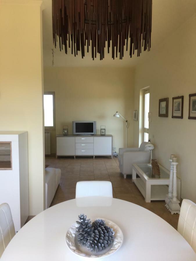 Villa Olga ตาร์กวิเนีย ภายนอก รูปภาพ